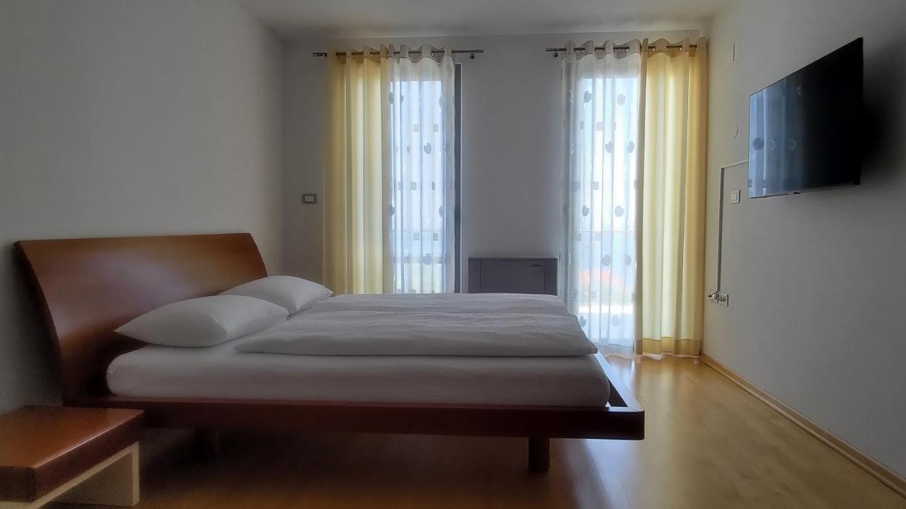 Apartmaji Palea Izola Exterior foto